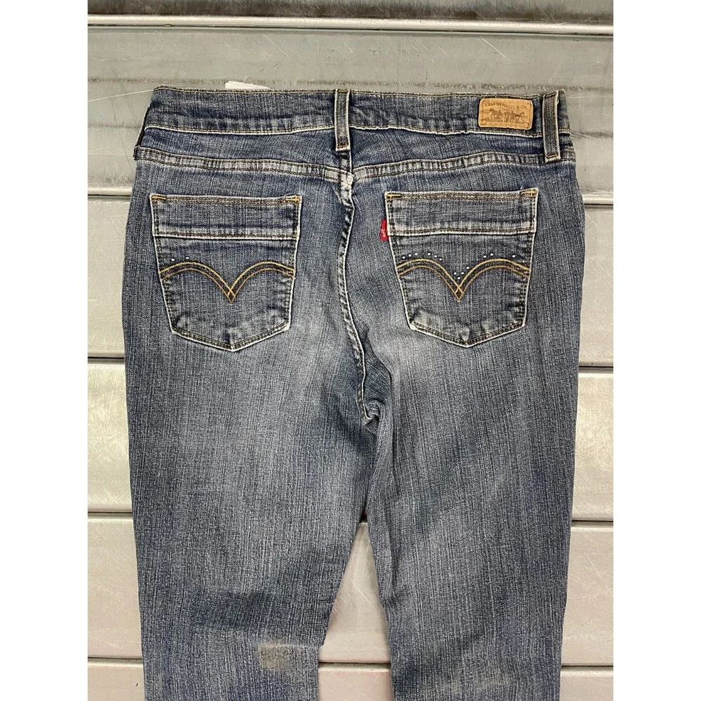 VTG Levis 515 Jeans Womens 6 28X31 Blue Medium Wash Denim‎ Boot Cut Distressed
